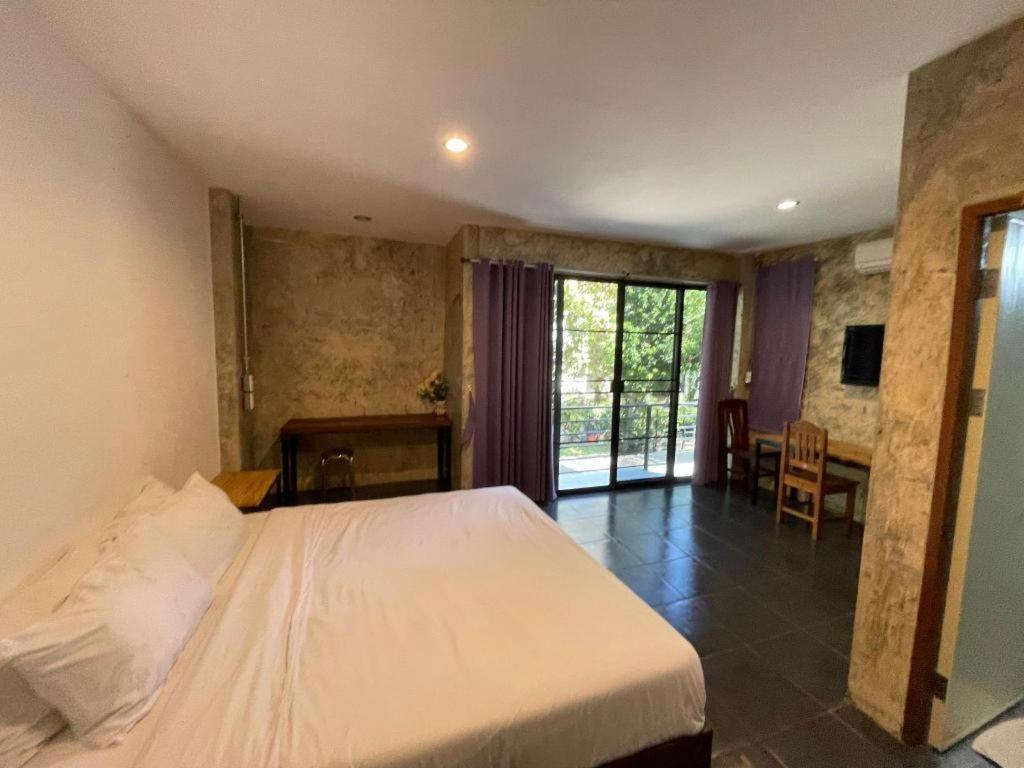 Palmhouse Hotel Mae Hong Son Exterior photo