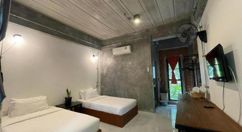 Palmhouse Hotel Mae Hong Son Exterior photo